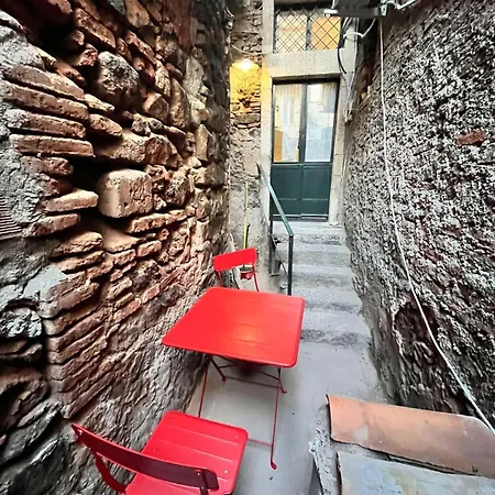 Casa Lavica 펜션